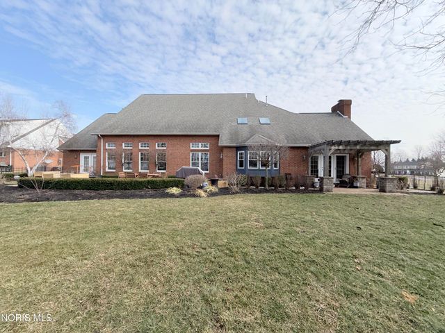 1121 Fox Run Road, Findlay, OH 45840