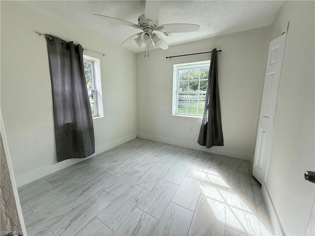 327 Montgomery AVE, Fort Myers, FL 33905