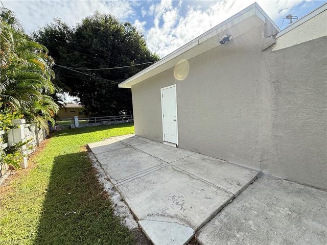 327 Montgomery AVE, Fort Myers, FL 33905