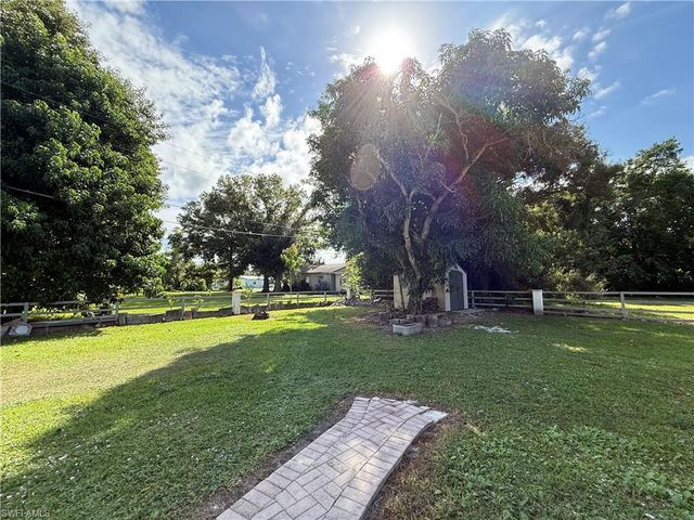 327 Montgomery AVE, Fort Myers, FL 33905