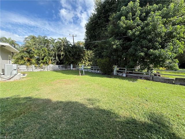 327 Montgomery AVE, Fort Myers, FL 33905