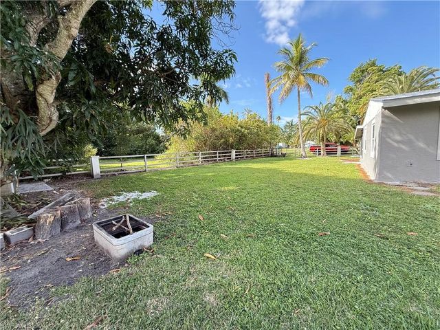 327 Montgomery AVE, Fort Myers, FL 33905