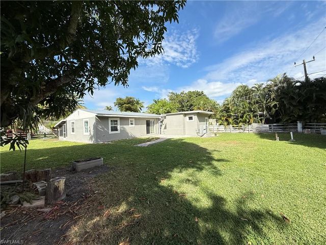 327 Montgomery AVE, Fort Myers, FL 33905