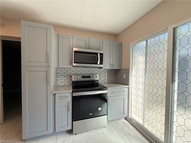 327 Montgomery AVE, Fort Myers, FL 33905