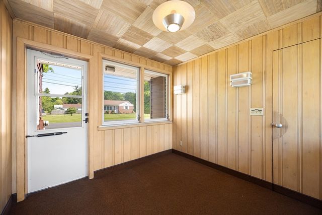 67 Manning St, Chicopee, MA 01020