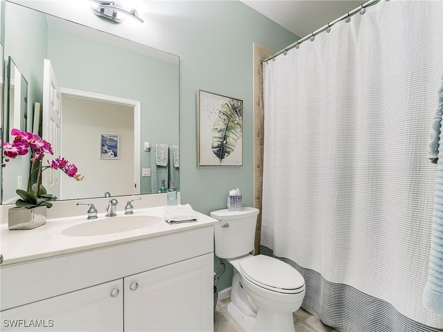 10402 Autumn Breeze DR 202, Estero, FL 34135