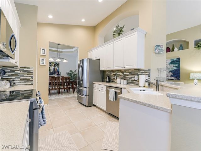 10402 Autumn Breeze DR 202, Estero, FL 34135