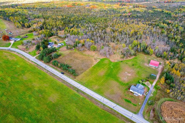 8804 County 416 J Road, Cornell, MI 49818