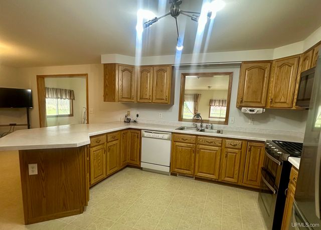 8804 County 416 J Road, Cornell, MI 49818