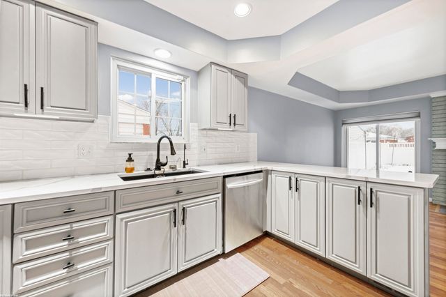 40351 Hamilton Drive, Sterling Heights, MI 48313