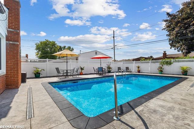 40351 Hamilton Drive, Sterling Heights, MI 48313