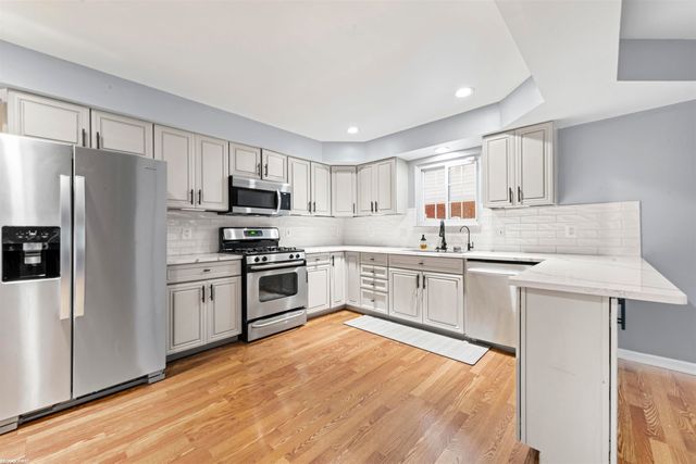 40351 Hamilton Drive, Sterling Heights, MI 48313