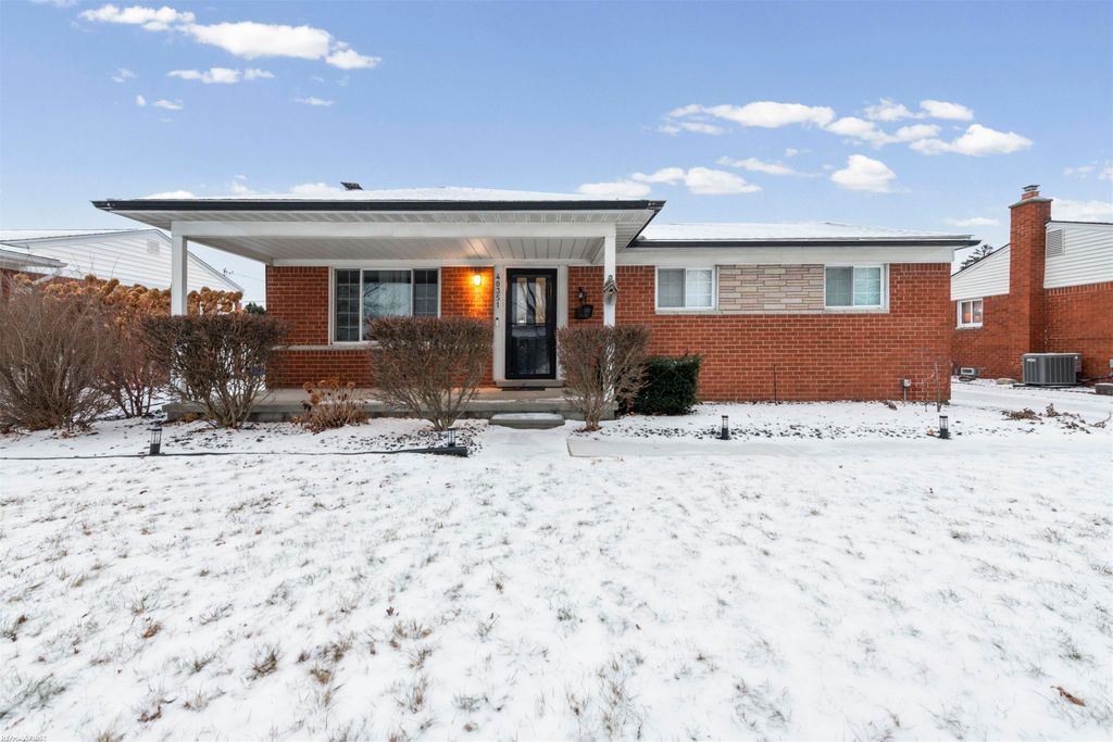 40351 Hamilton Drive, Sterling Heights, MI 48313