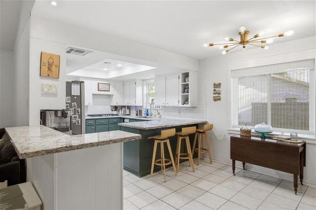 5000 W Saint Charles Ave Avenue, Lake Charles, LA 70605