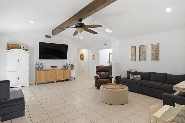 5000 W Saint Charles Ave Avenue, Lake Charles, LA 70605