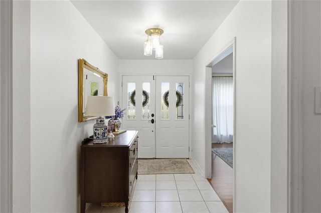 5000 W Saint Charles Ave Avenue, Lake Charles, LA 70605