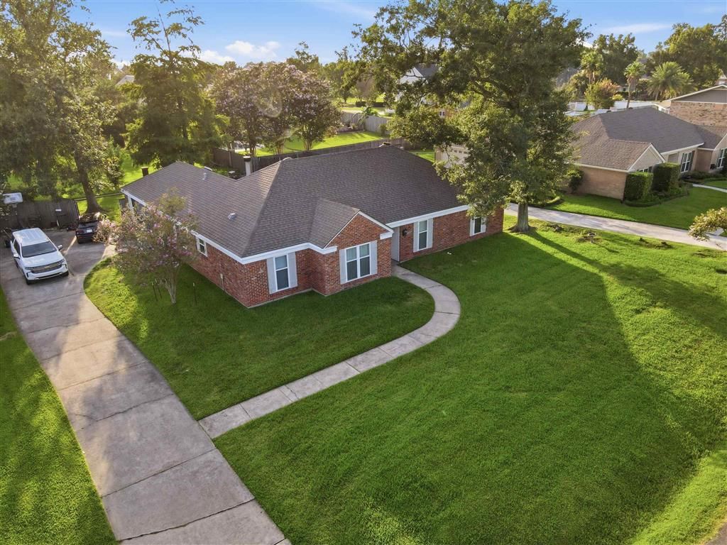 5000 W Saint Charles Ave Avenue, Lake Charles, LA 70605