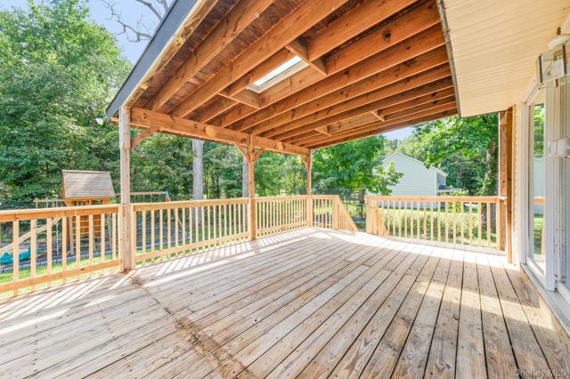 13 Lucky Lane, Washingtonville, NY 10992