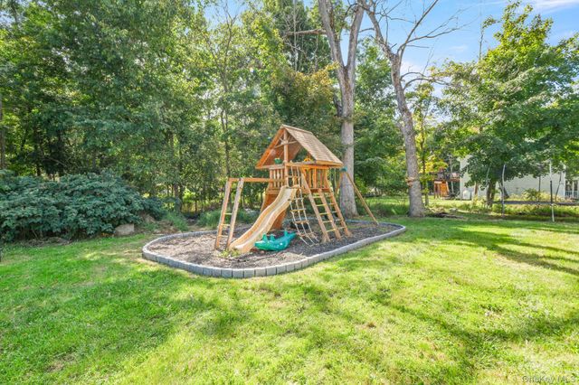 13 Lucky Lane, Washingtonville, NY 10992