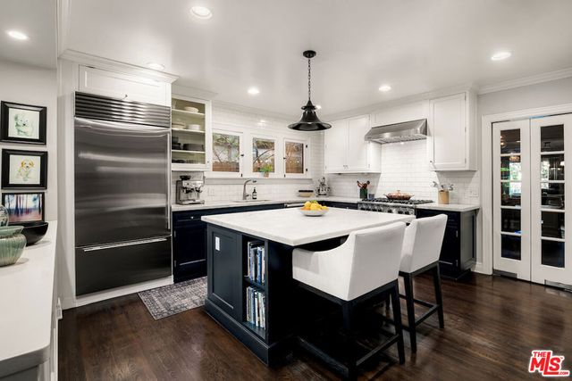 945 S Muirfield Road, Los Angeles, CA 90019