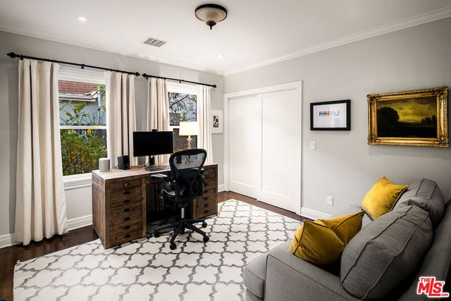 945 S Muirfield Road, Los Angeles, CA 90019