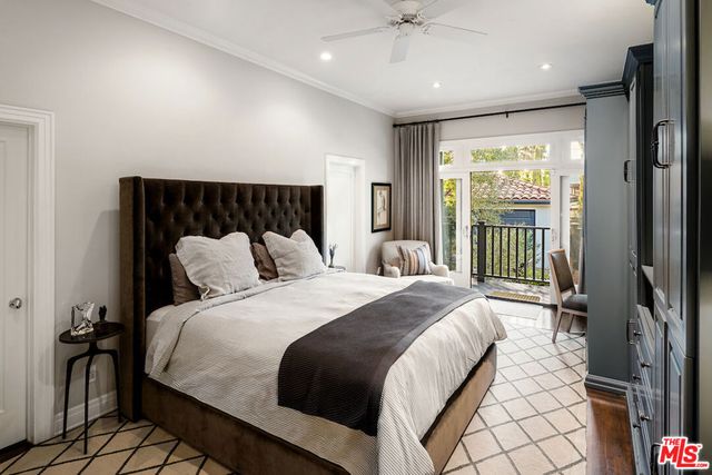 945 S Muirfield Road, Los Angeles, CA 90019