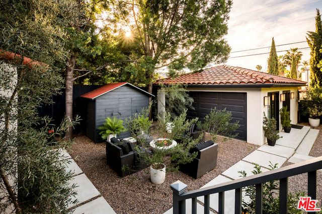 945 S Muirfield Road, Los Angeles, CA 90019