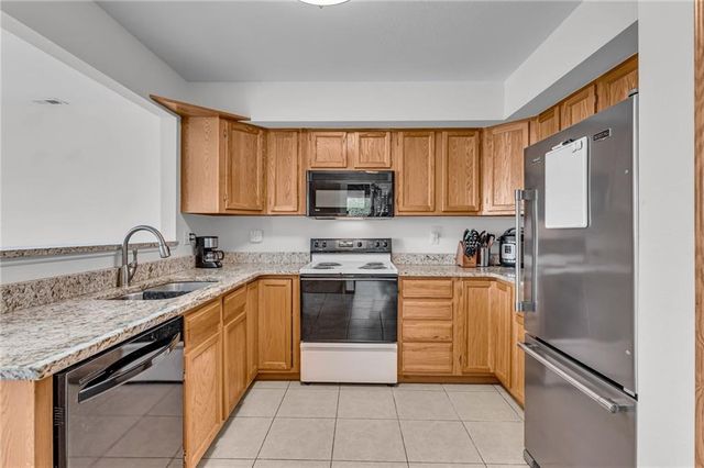 4929 Stoneback Place, Lawrence, KS 66047