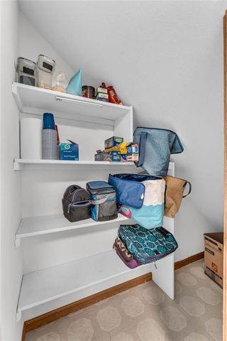 4929 Stoneback Place, Lawrence, KS 66047