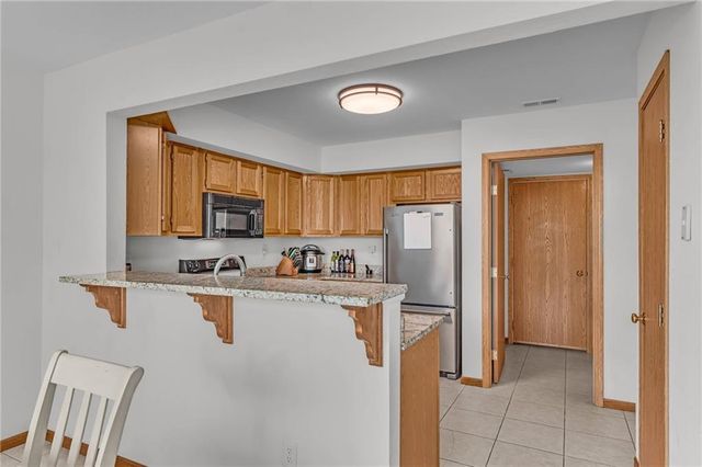 4929 Stoneback Place, Lawrence, KS 66047