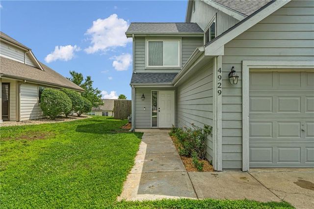 4929 Stoneback Place, Lawrence, KS 66047