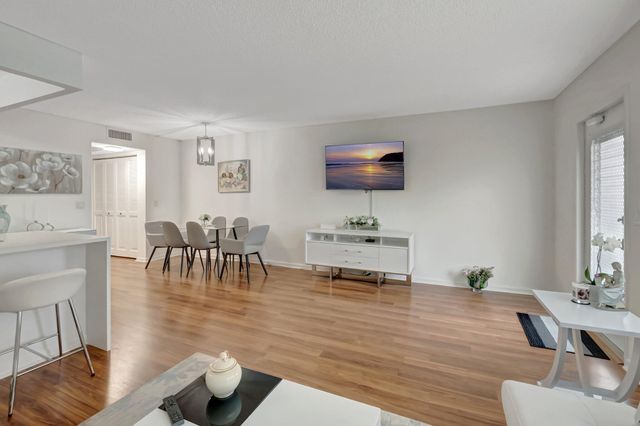 1044 Rexford C, Boca Raton, FL 33434