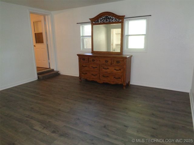 177 Lakeaire Drive, Eufaula, OK 74432