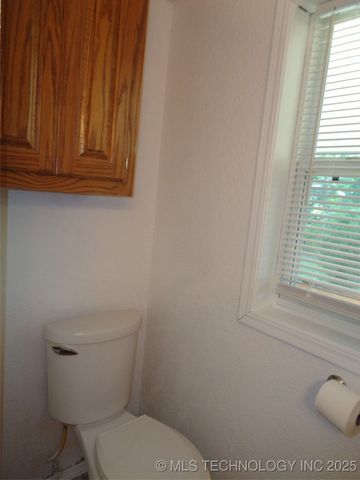 177 Lakeaire Drive, Eufaula, OK 74432