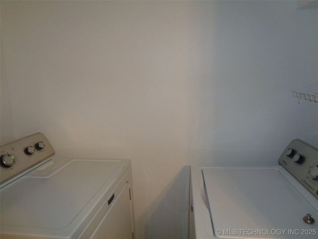 177 Lakeaire Drive, Eufaula, OK 74432