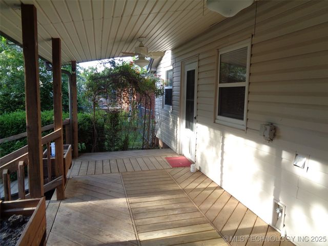 177 Lakeaire Drive, Eufaula, OK 74432