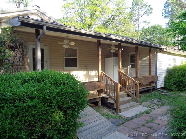 177 Lakeaire Drive, Eufaula, OK 74432