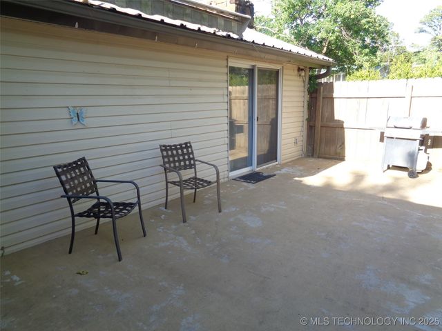 177 Lakeaire Drive, Eufaula, OK 74432