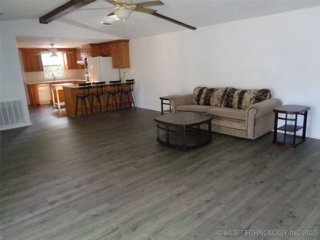 177 Lakeaire Drive, Eufaula, OK 74432