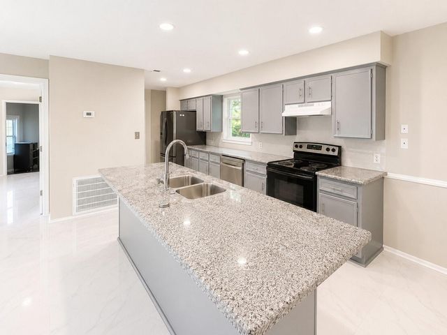 513 W Texas Street, Brazoria, TX 77422
