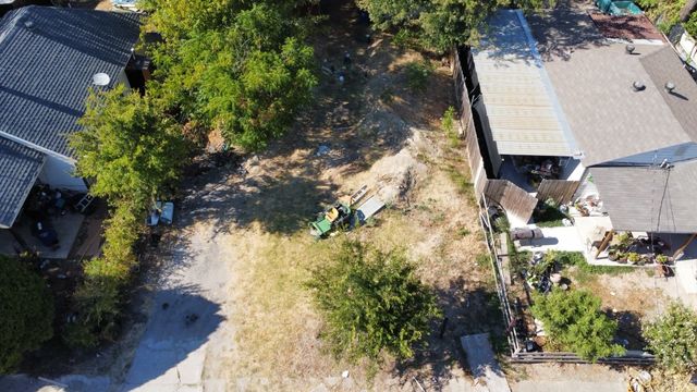 1333 Amos Street, Dallas, TX 75212