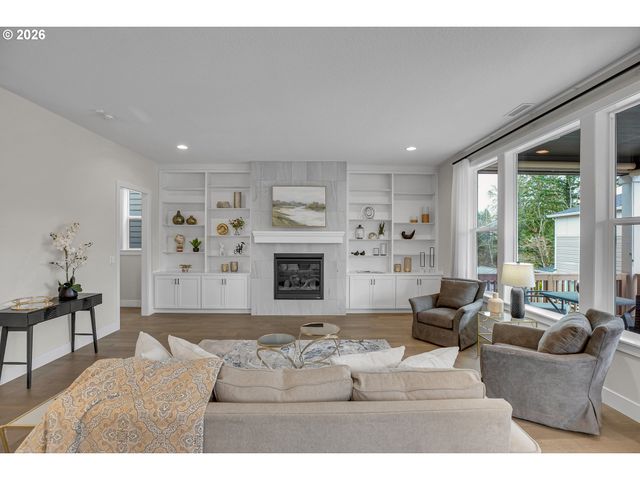 11808 Nw WEAVER Ln, Portland, OR 97229