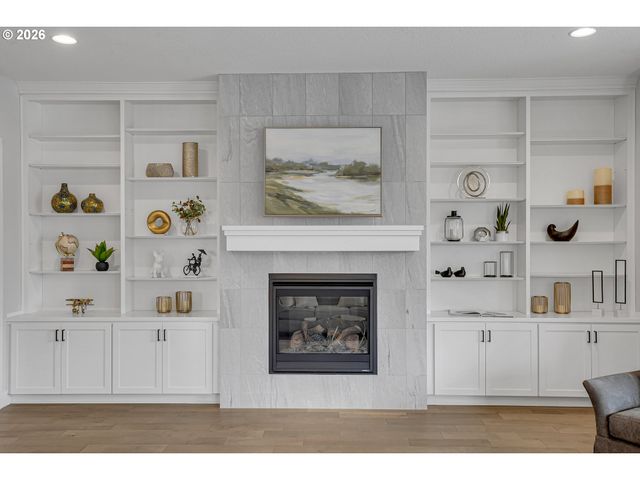 11808 Nw WEAVER Ln, Portland, OR 97229