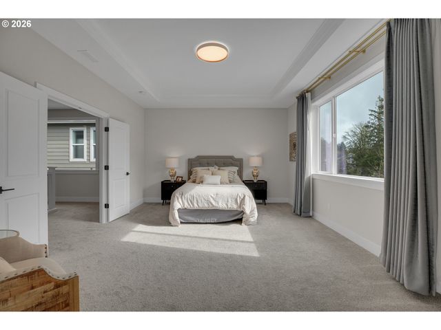 11808 Nw WEAVER Ln, Portland, OR 97229