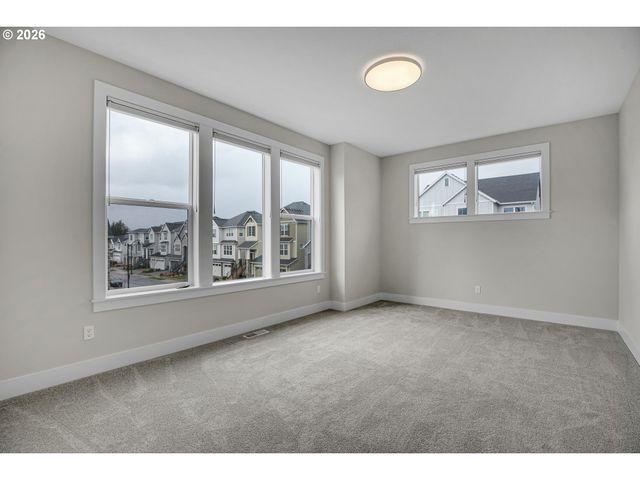 11808 Nw WEAVER Ln, Portland, OR 97229