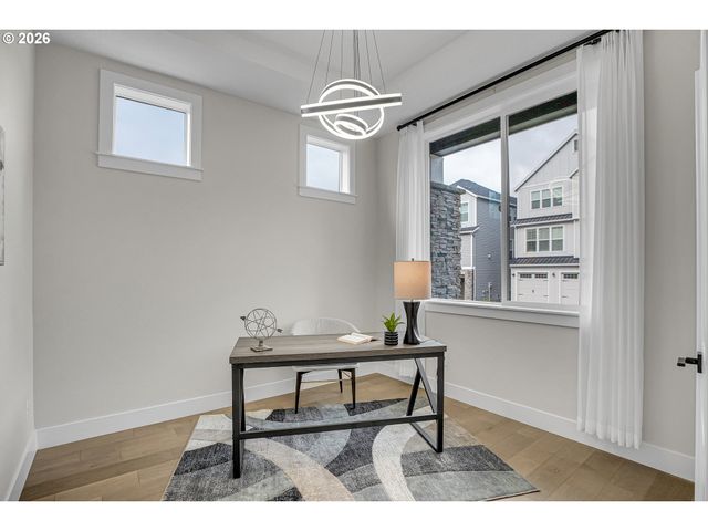 11808 Nw WEAVER Ln, Portland, OR 97229