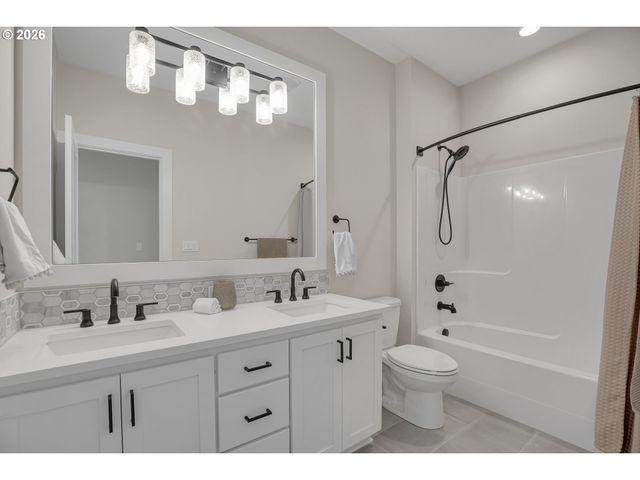 11808 Nw WEAVER Ln, Portland, OR 97229