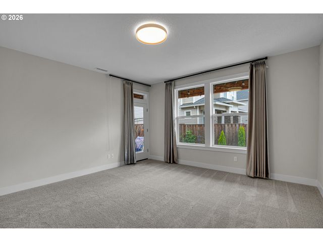 11808 Nw WEAVER Ln, Portland, OR 97229