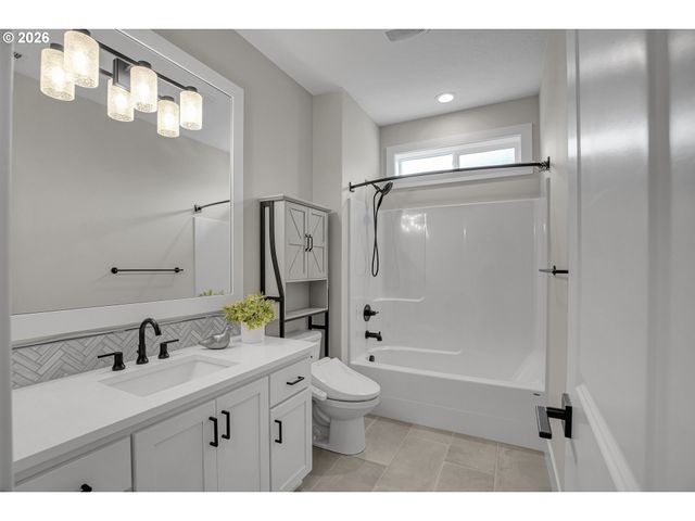 11808 Nw WEAVER Ln, Portland, OR 97229