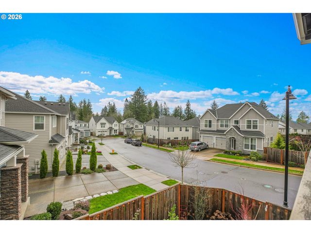 11808 Nw WEAVER Ln, Portland, OR 97229